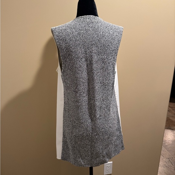 RW&Co White and Grey Open Vest with Knit Back Size S - Picture 4 of 5